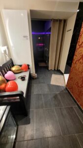 Entrée spa privatif Spa & Lounge 383 Uccle